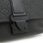 Louis Vuitton Monogram Taurillon S Cape Messenger Shoulder Bag Crossbody Noir — view 8