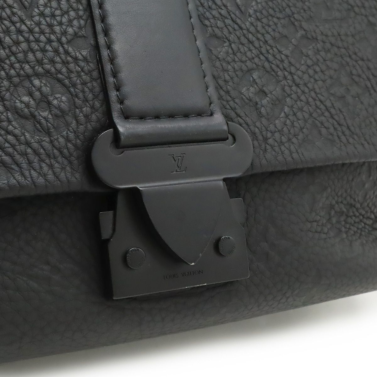 Louis Vuitton Monogram Taurillon S Cape Messenger Shoulder Bag Crossbody Noir — view 8