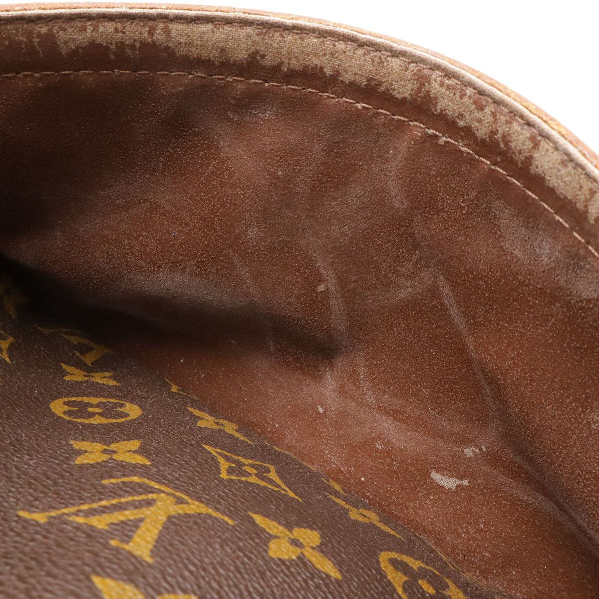Louis Vuitton Monogram Senlis Shoulder Bag Pochette — view 9