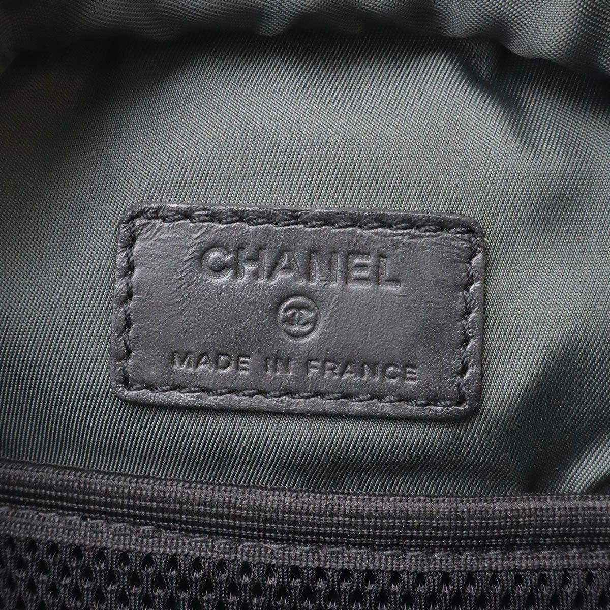 Chanel Sports Line CC Logo Shoulder Bag 2-Way Waist Pouch Nylon Ivory Black — view 9