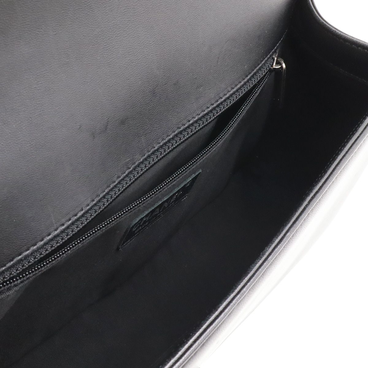 Chanel Boy Quilted CC Logo Chain Shoulder Bag Lambskin Leather Black — view 5