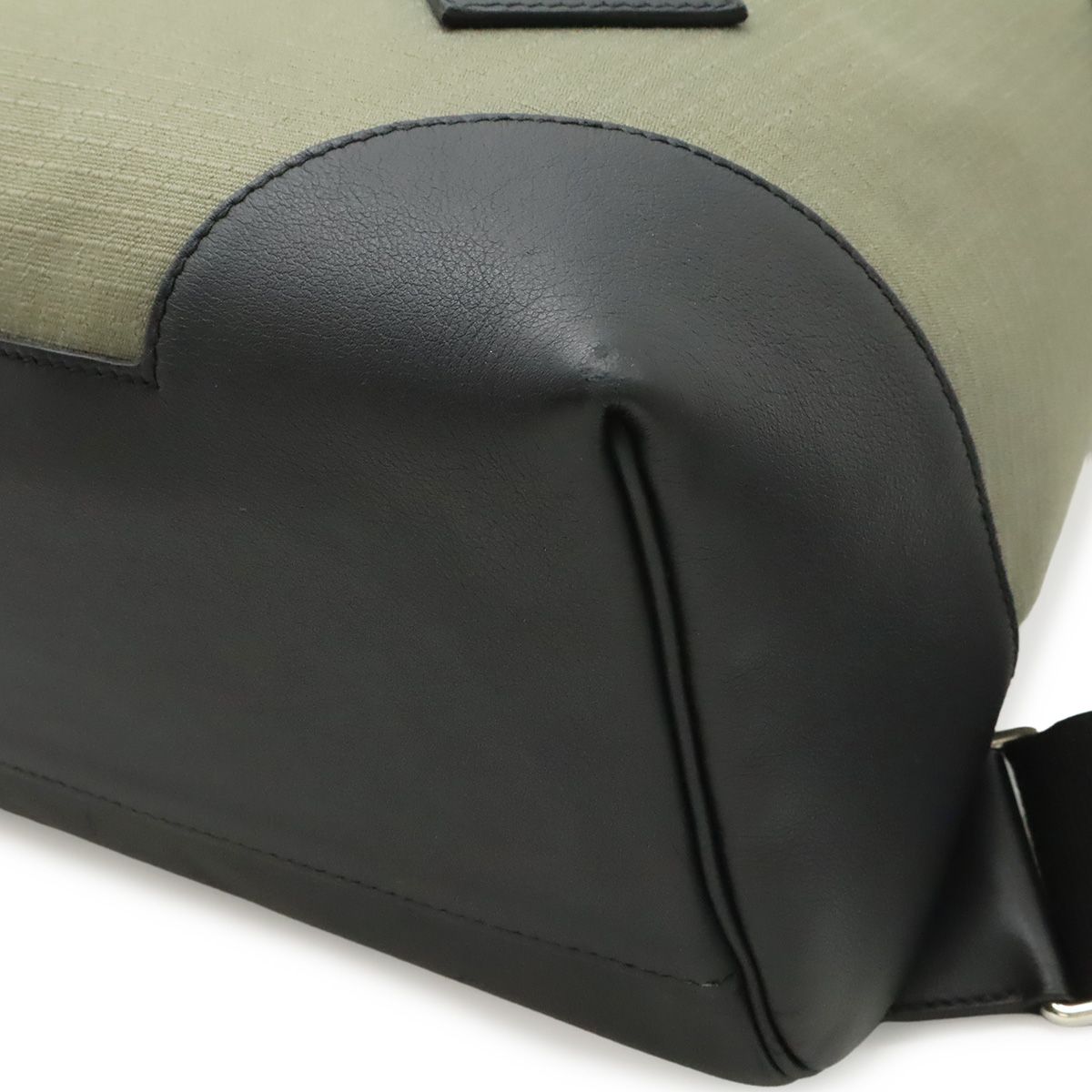 Hermes Sac a Dos All Backpack Veau Swift Toilet Bivack Black Khaki — view 3