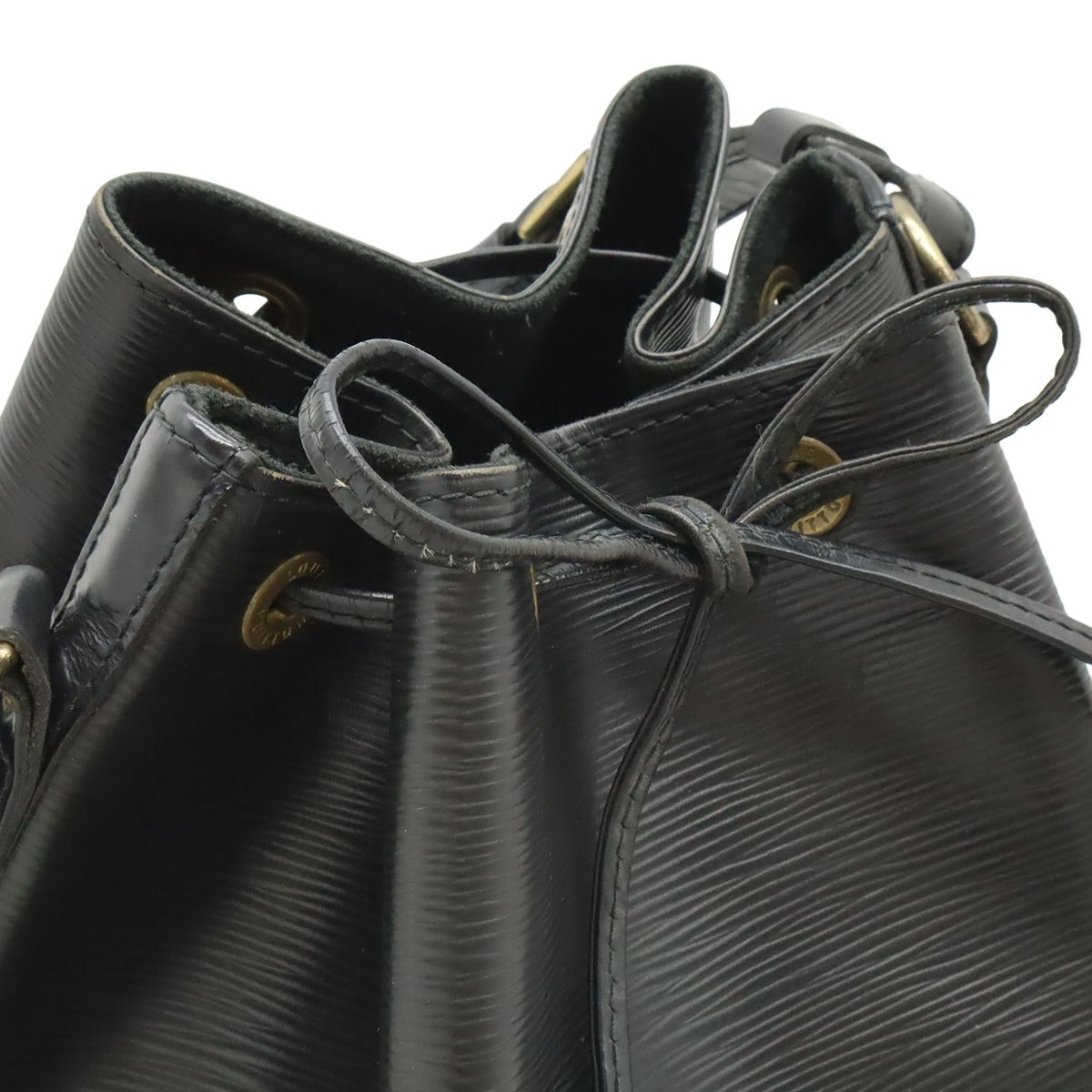 Louis Vuitton Epi Noe Shoulder Bag Drawstring Noir Black Gold — view 4