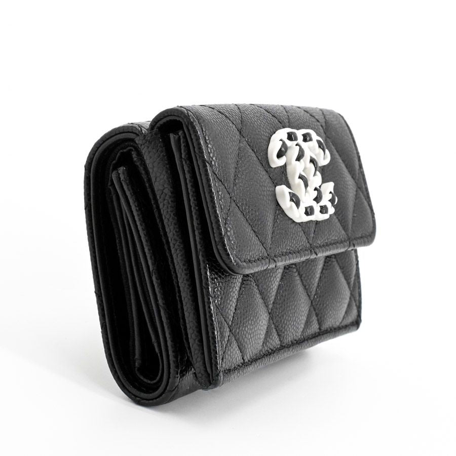 Chanel Compact Wallet 19 Small Flap — view 2