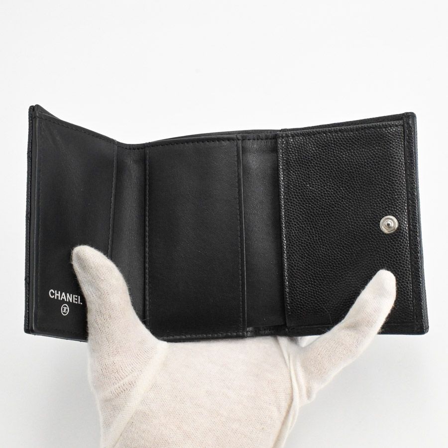 Chanel Compact Wallet 19 Small Flap — view 4