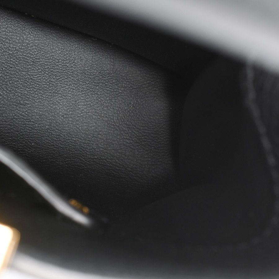 Louis Vuitton Handbag Capucines Mini — view 9