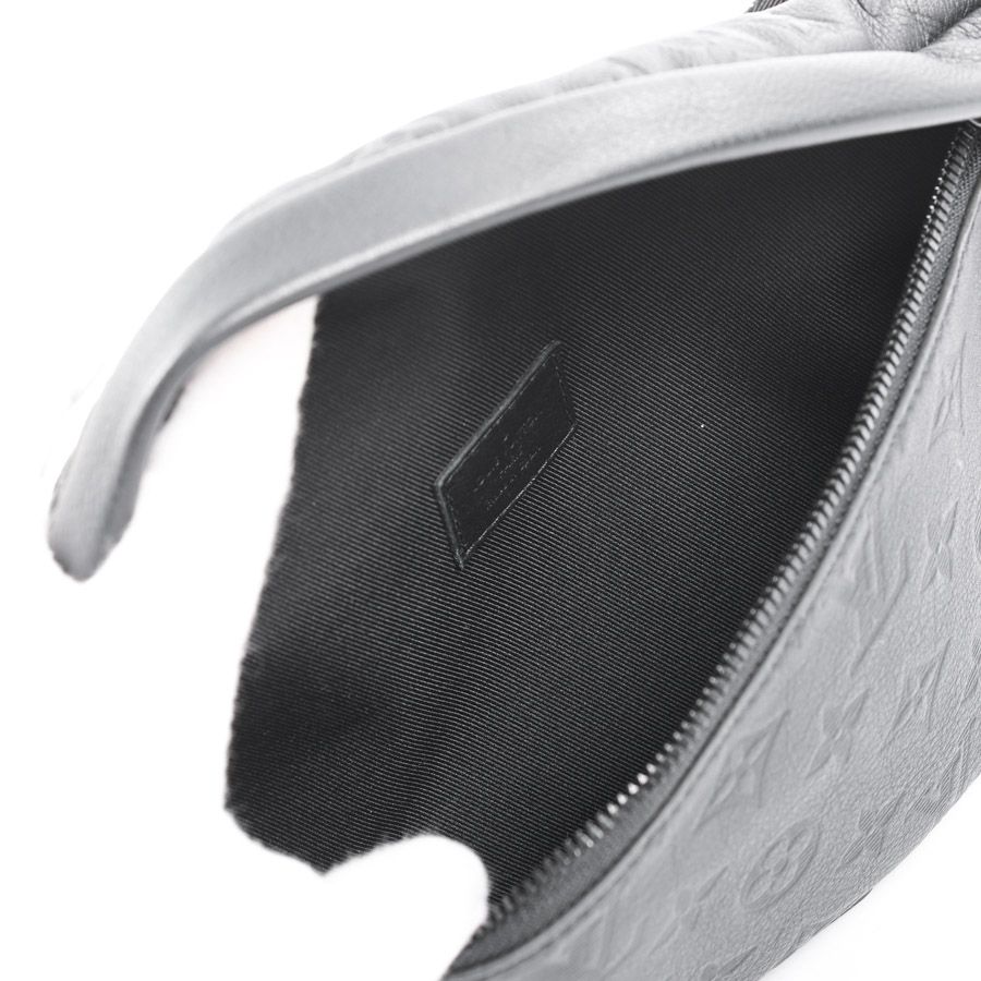 Louis Vuitton Belt Bag Discovery Bumbag PM — view 4