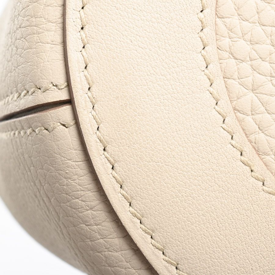 Hermes Handbag in the Loop 18 — view 6