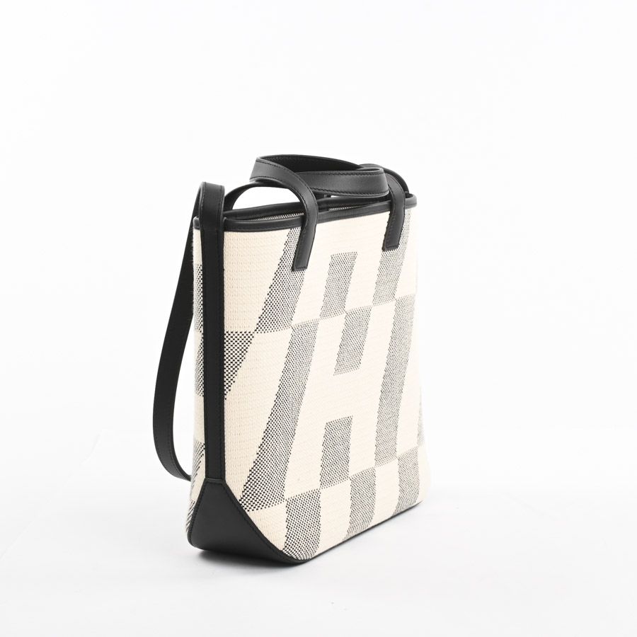 Hermes Tote Black — view 2