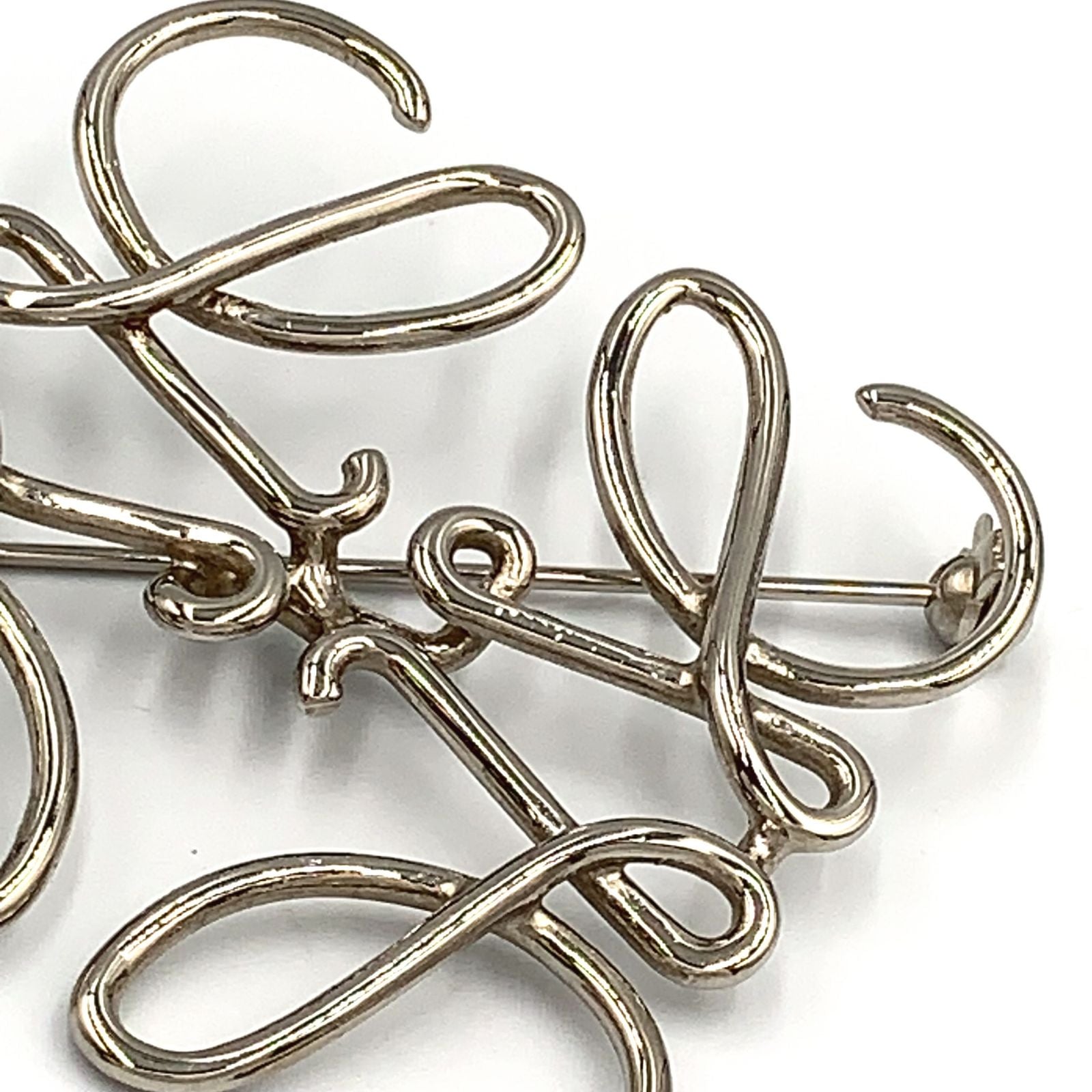 Loewe Anagram Brooch Metal Silver — view 7