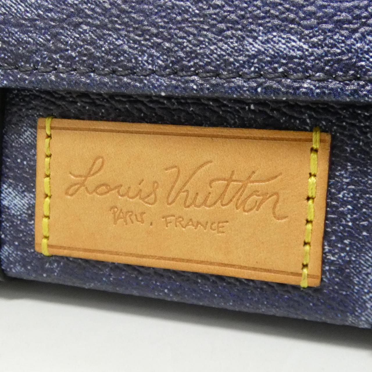 Louis Vuitton Damier Salt Trunk Sling — view 4