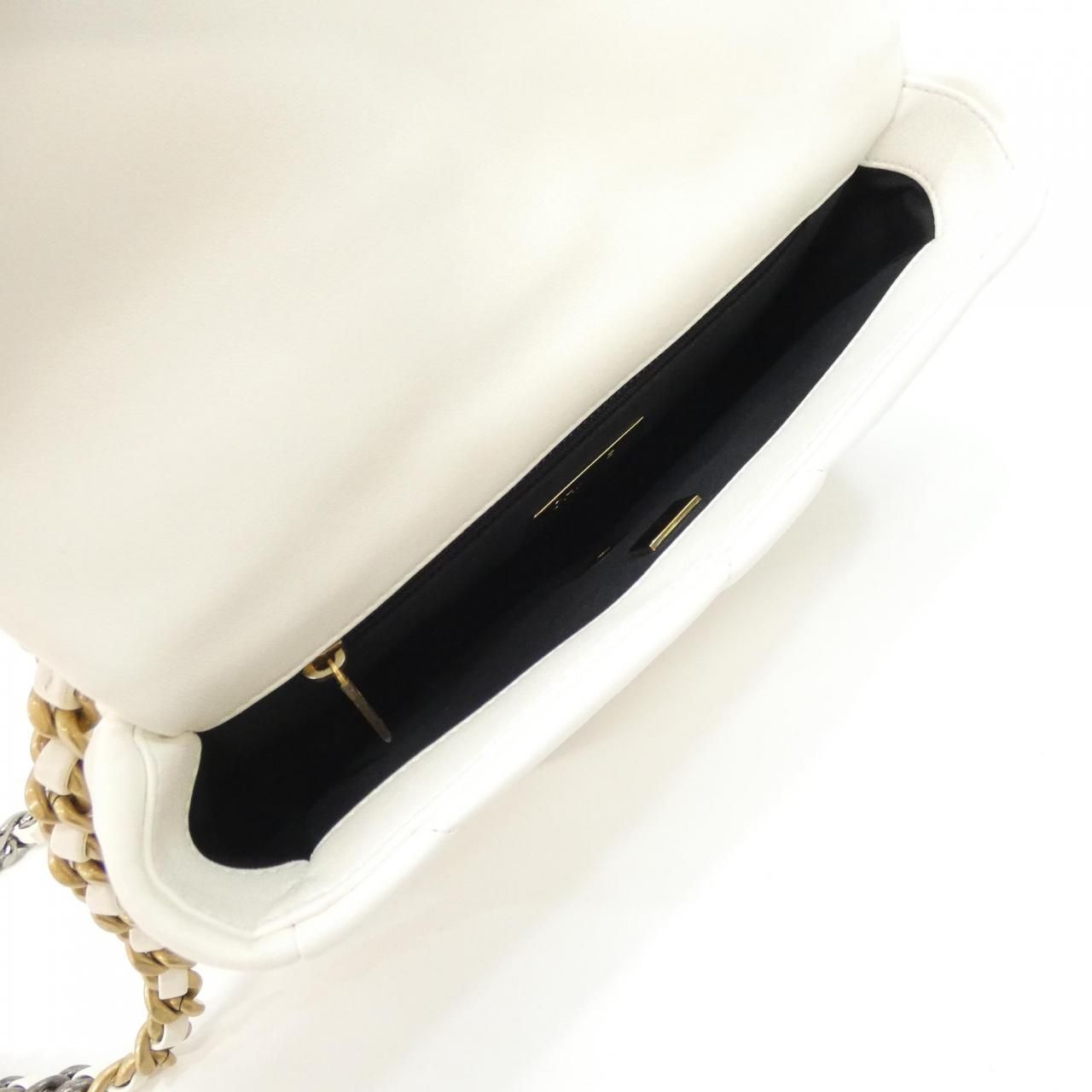 Chanel 19 Line Shoulder — view 9