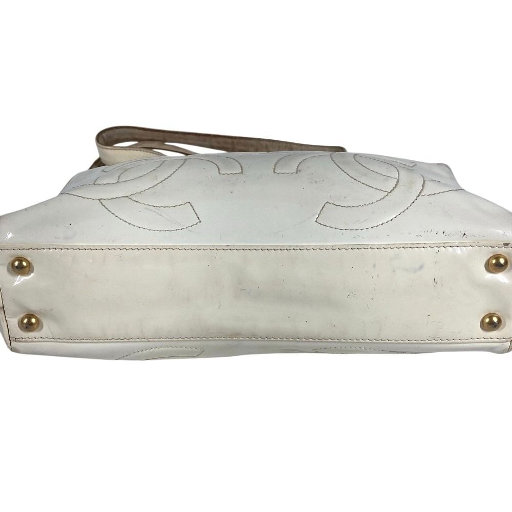Chanel Shoulder Bag Logo Triple Coco CC Enamel White — view 5