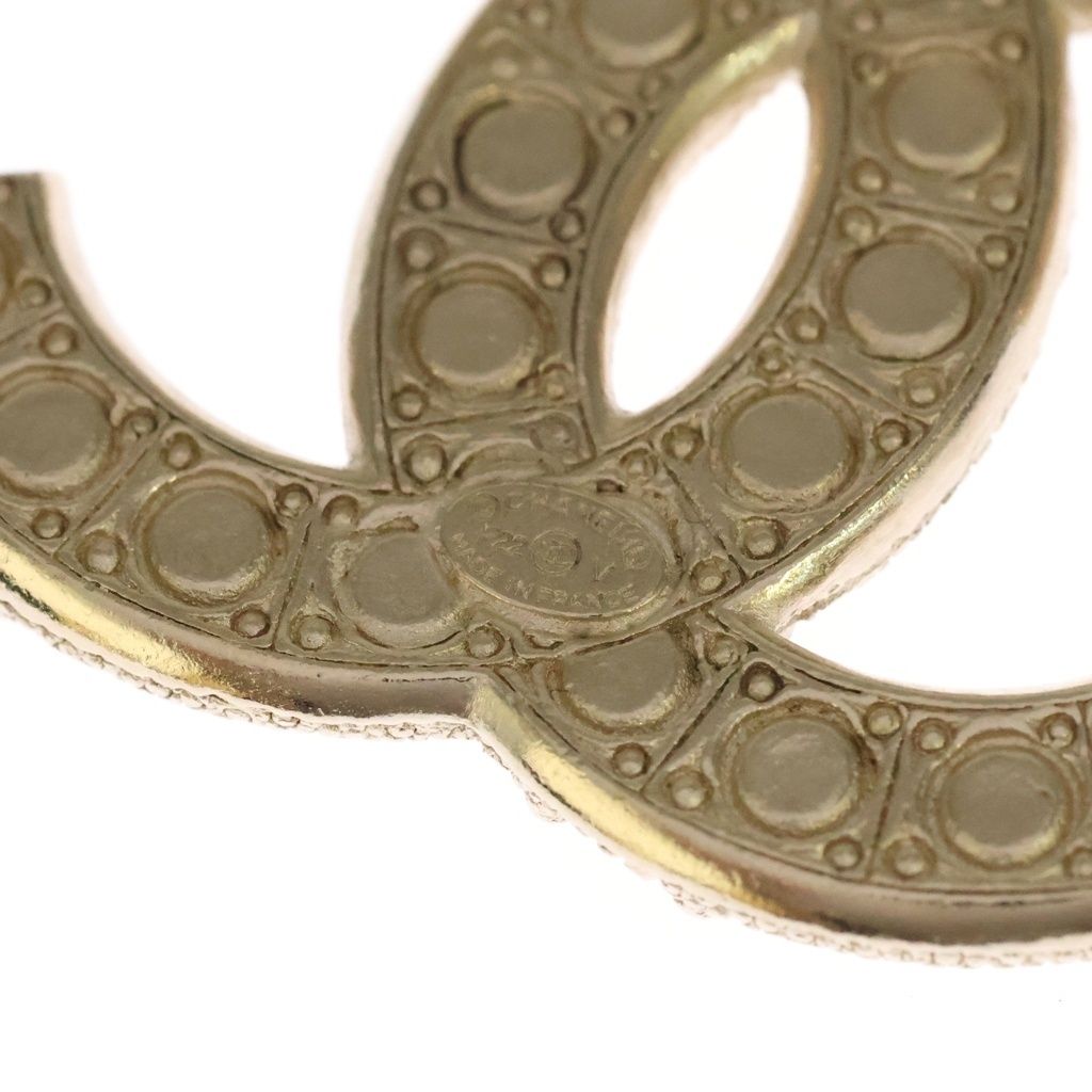 Chanel CC Logo Faux Pearl Brooch Pin Badge Gold — view 5