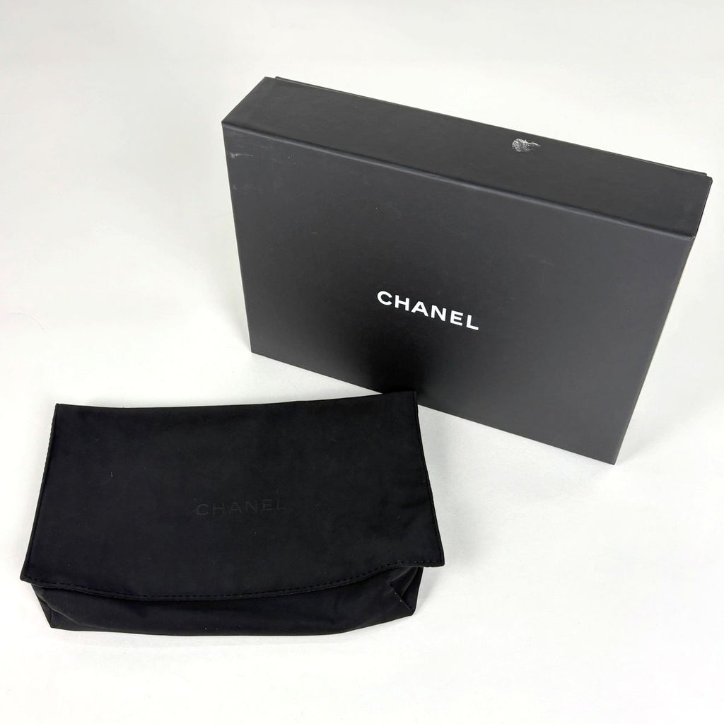 Chanel CC Logo Chain Wallet Quilted Shoulder Bag Caviar Leather Black — view 9