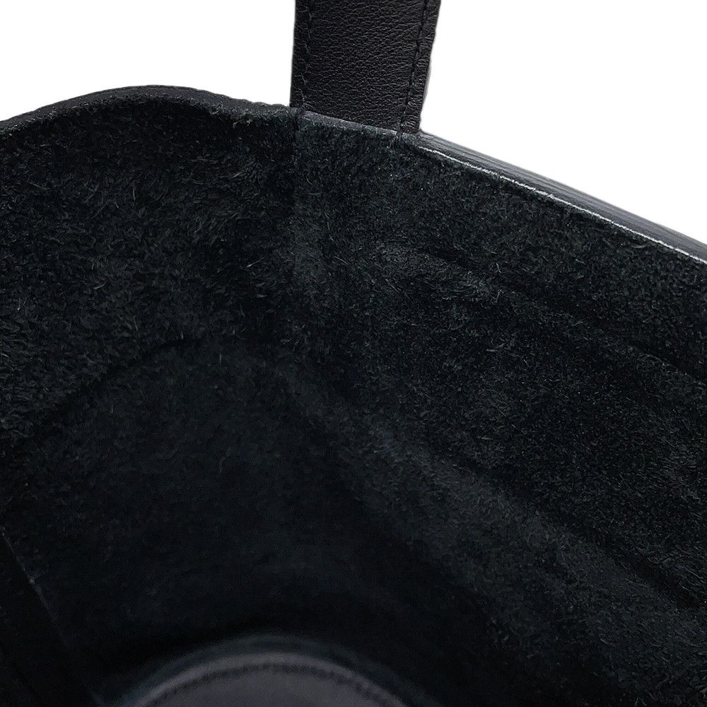 Hermes Tote in the Loop 18 Black Gold Taurillon Clemence Swift — view 9