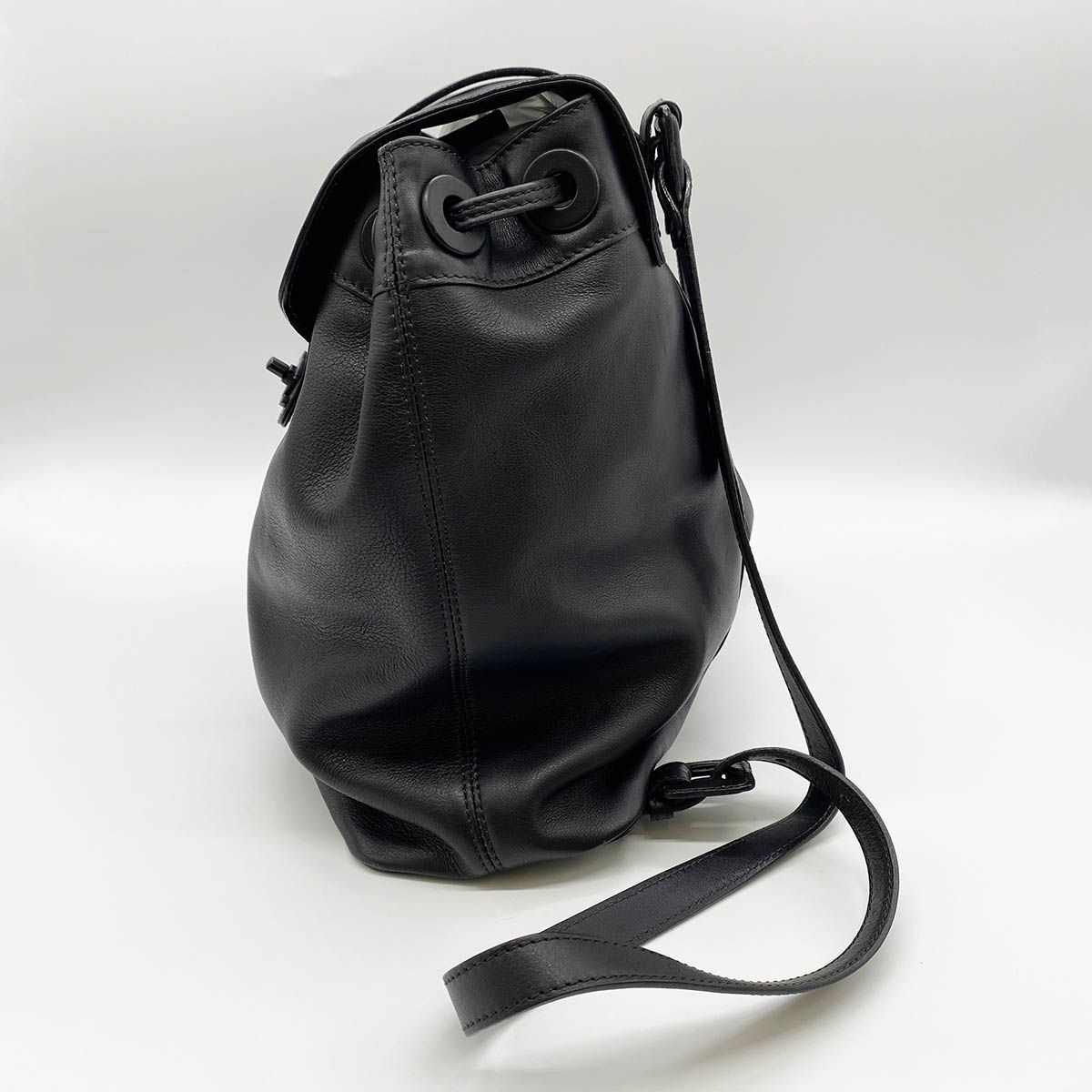 Chanel CC Logo Turnlock Backpack Leather Black Vintage — view 5