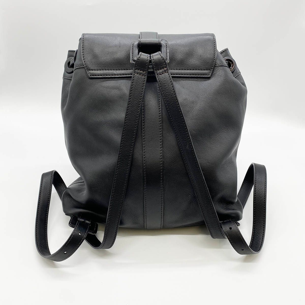 Chanel CC Logo Turnlock Backpack Leather Black Vintage — view 3