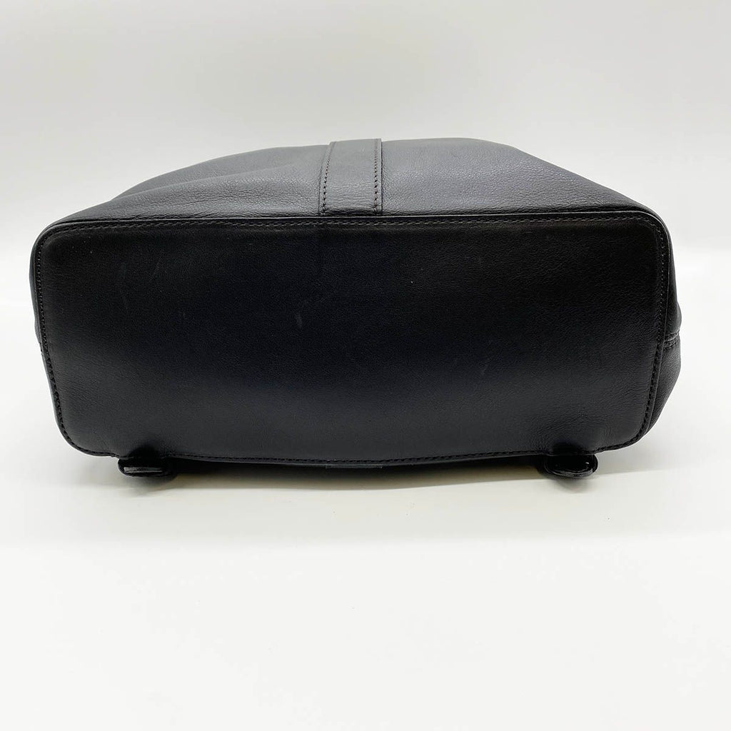 Chanel CC Logo Turnlock Backpack Leather Black Vintage — view 4