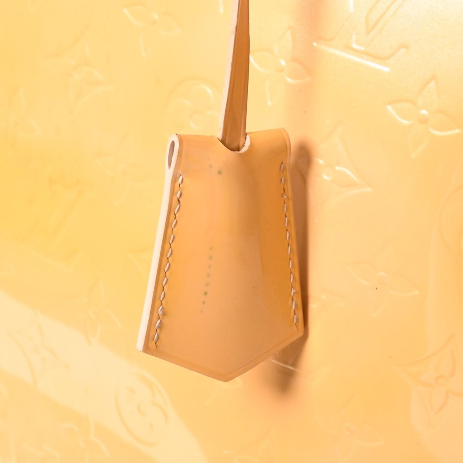 Louis Vuitton Monogram Vernis Alma GM Tote Purse Handbag Beige — view 8