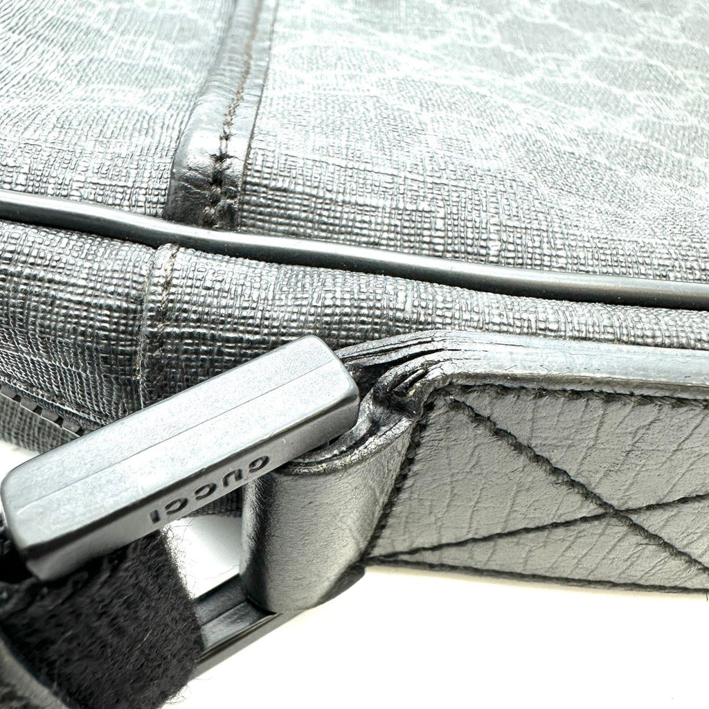 Gucci GG Supreme Shoulder Bag Black — view 5