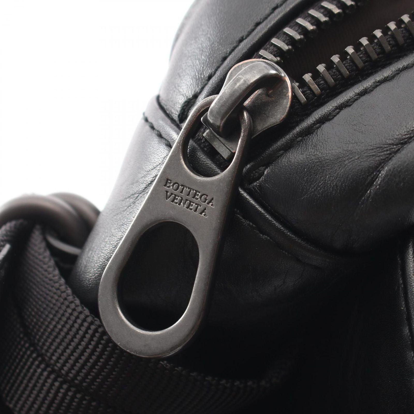 Bottega Veneta Waist Bag Intrecciato Black — view 8