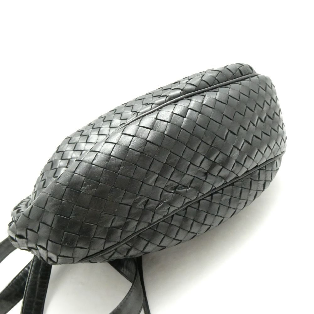 Bottega Veneta Intrecciato Drawstring Shoulder Bag Leather — view 5