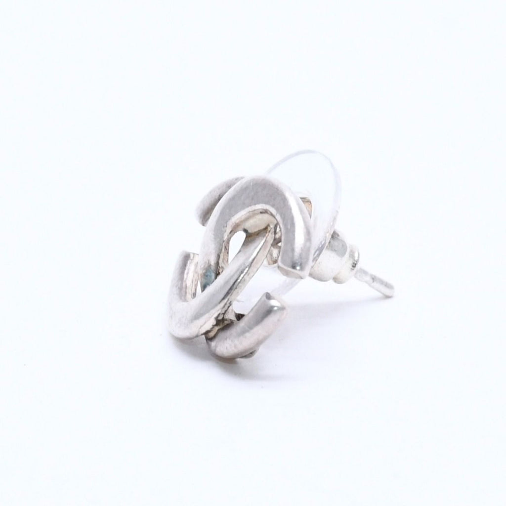 Chanel CC Logo Earrings 01 Metal Silver — view 2