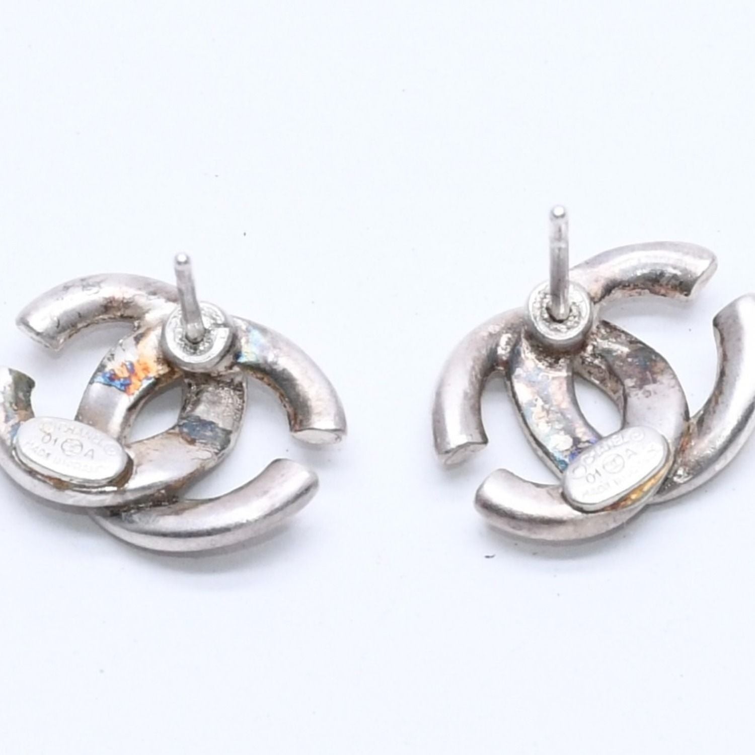 Chanel CC Logo Earrings 01 Metal Silver — view 6