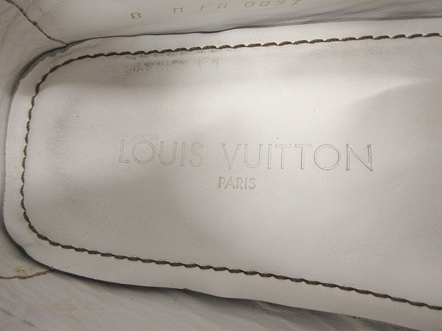 Louis Vuitton LV Logo Leather Loafers 8 White Shoes Driving — view 5