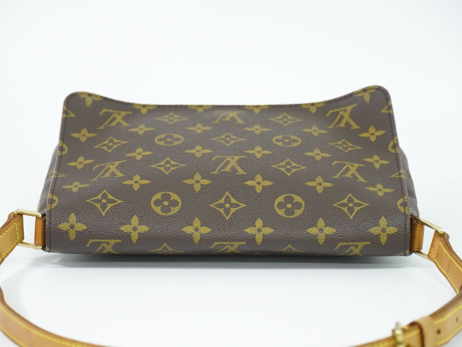 Louis Vuitton LV Musette Tango Short Monogram Shoulder Bag Brown — view 5