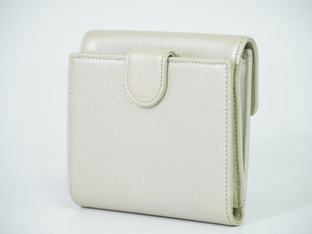 Chanel CC Logo Bifold Wallet Compact Leather Pearl White — view 2