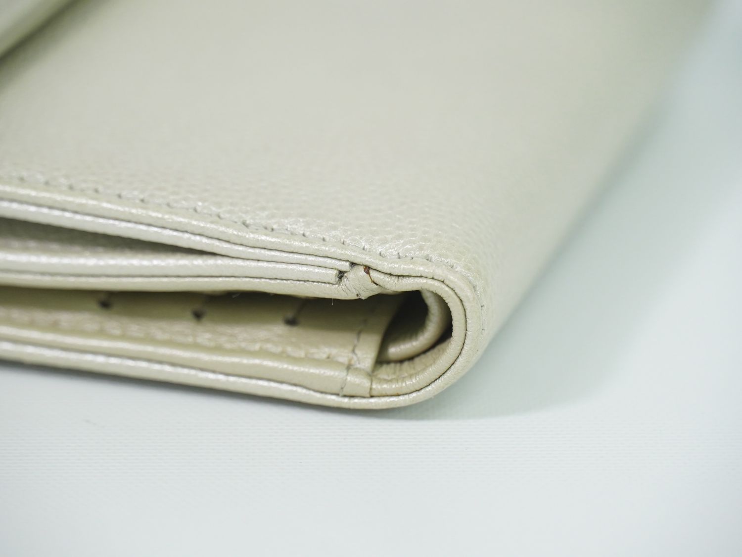 Chanel CC Logo Bifold Wallet Compact Leather Pearl White — view 6