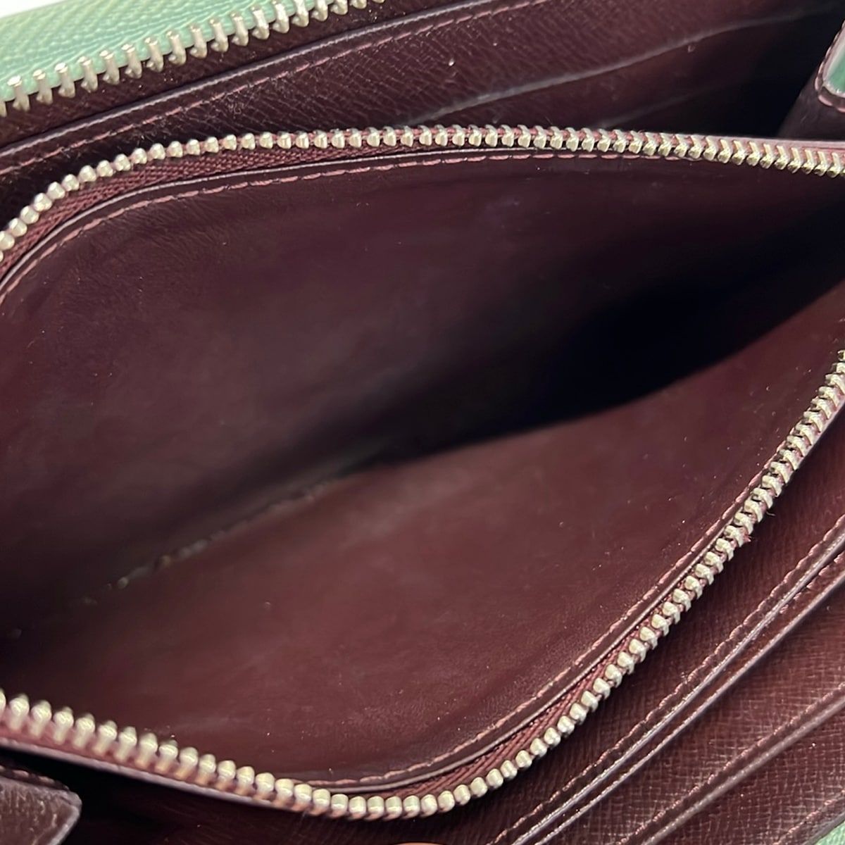 Louis Vuitton Wallet Epi Electric Zippy Amand Leather — view 4