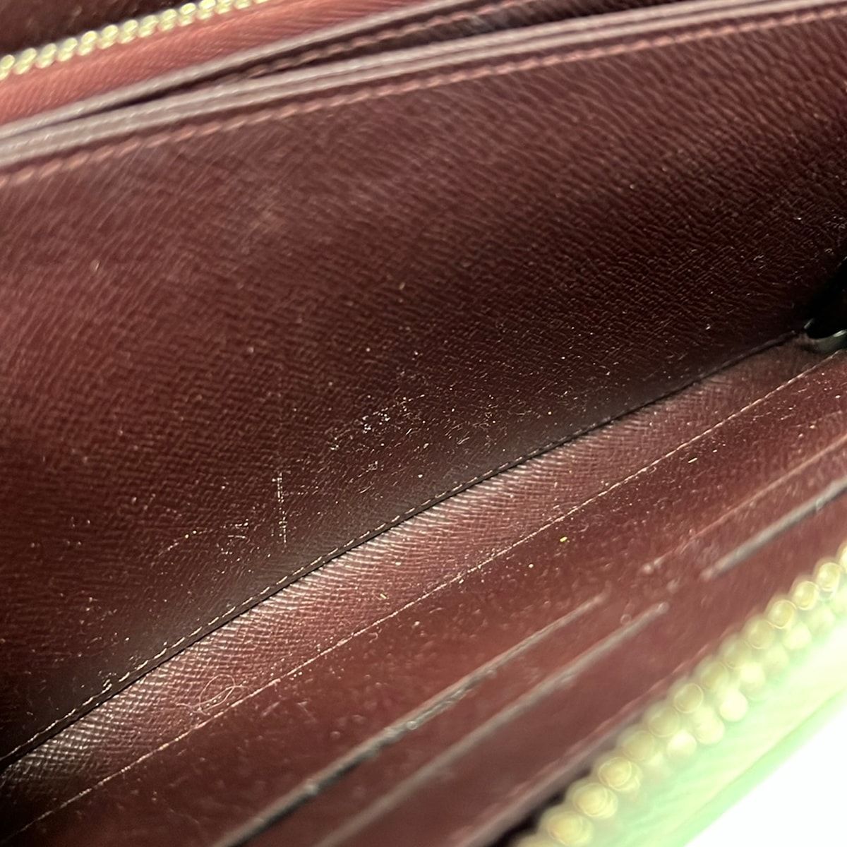 Louis Vuitton Wallet Epi Electric Zippy Amand Leather — view 9