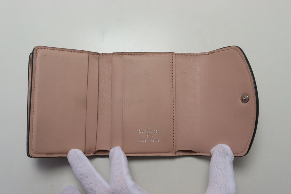 Louis Vuitton Mahina Portefeuille Iris XS Leather Trifold Wallet — view 4