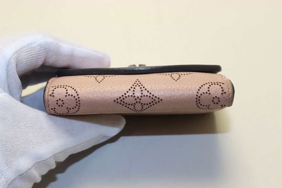 Louis Vuitton Mahina Portefeuille Iris XS Leather Trifold Wallet — view 3