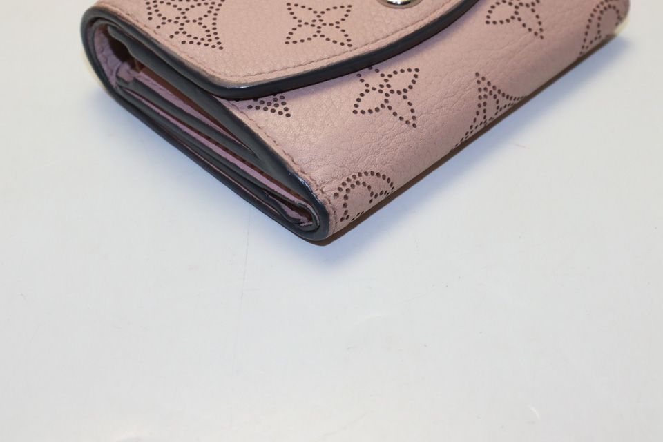Louis Vuitton Mahina Portefeuille Iris XS Leather Trifold Wallet — view 5