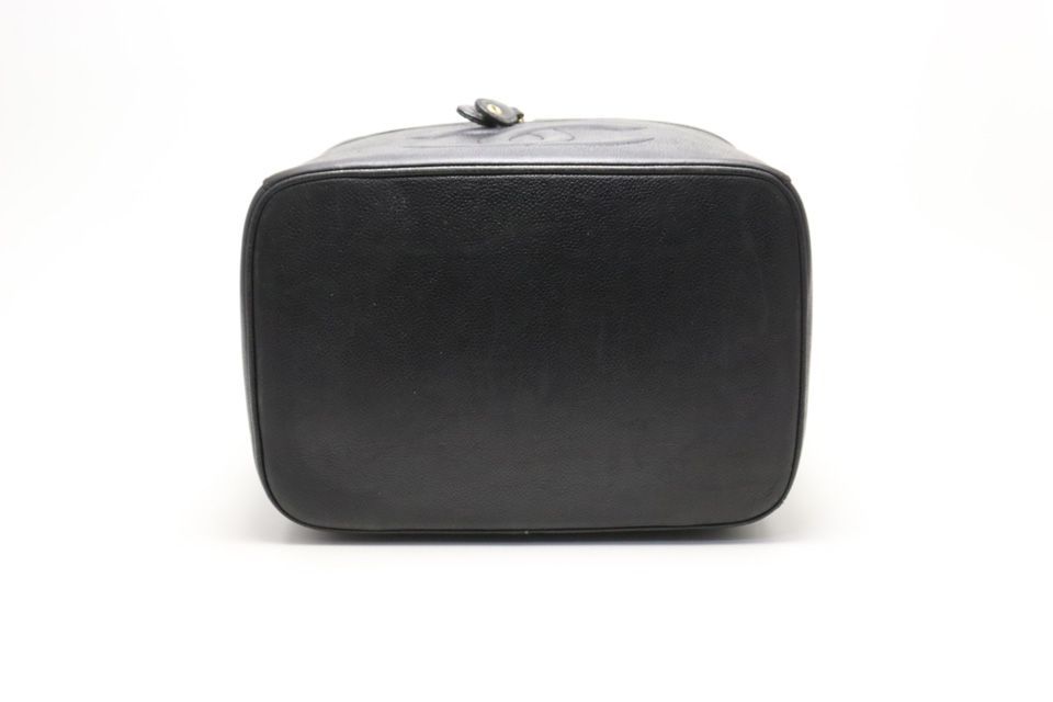 Chanel Caviar Leather Jumbo CC Logo GD Vanity — view 3