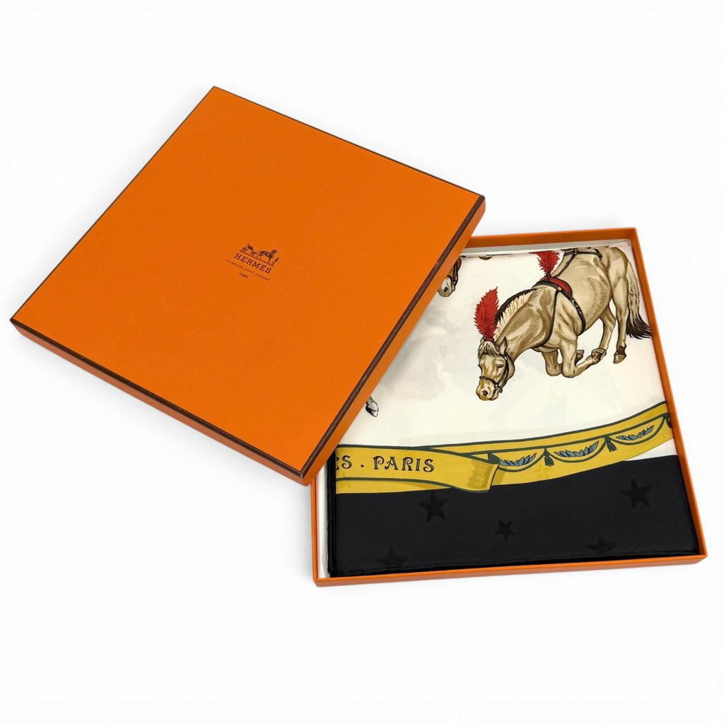 Hermes Carre 90 en Piste on Stage Silk 100% Scarf White Black — view 2
