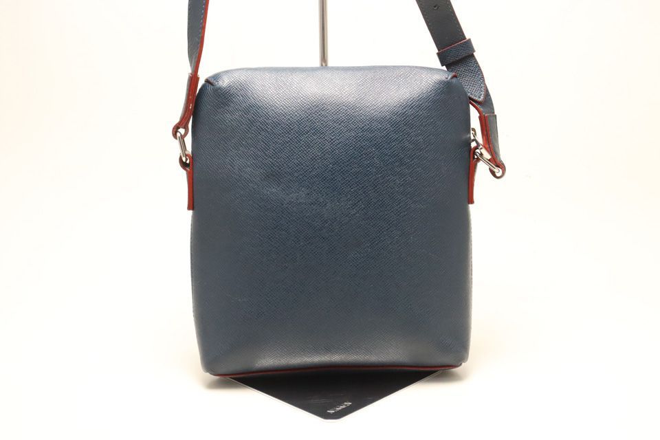Louis Vuitton Taiga Pochette Grigori Leather Shoulder — view 2