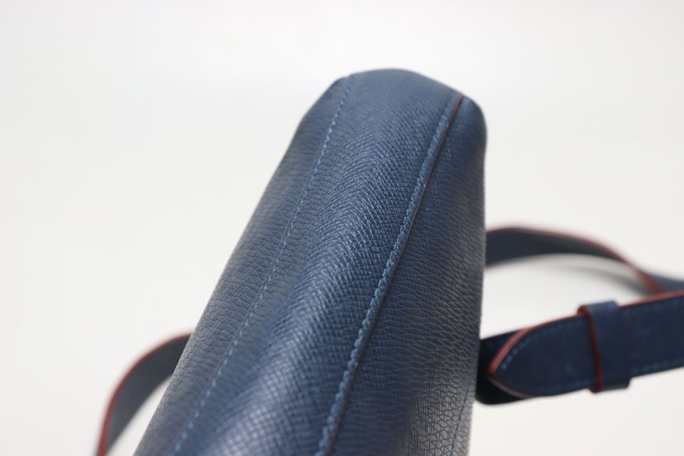 Louis Vuitton Taiga Pochette Grigori Leather Shoulder — view 8
