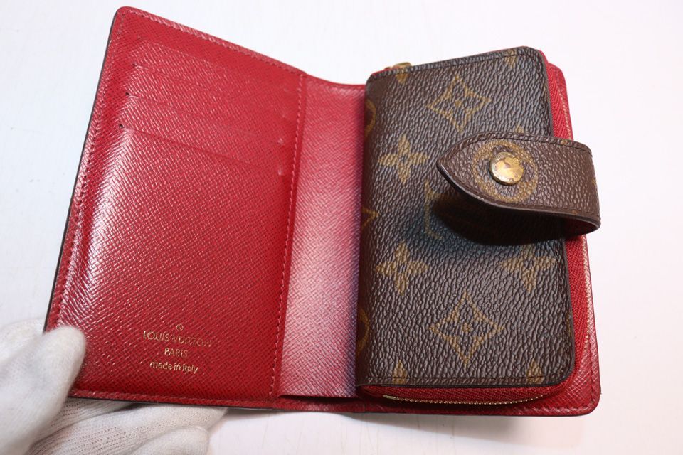 Louis Vuitton Monogram Portefeuille Juliette Leather Bifold Wallet — view 5