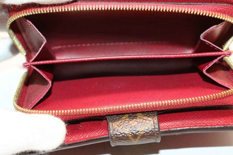 Louis Vuitton Monogram Portefeuille Juliette Leather Bifold Wallet — view 7