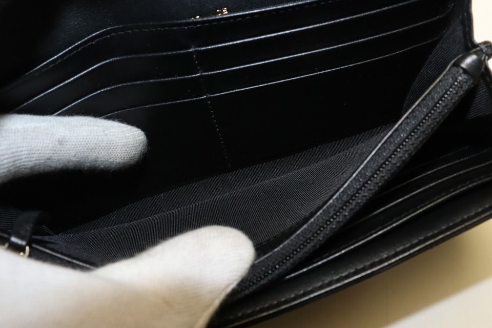 Chanel Chez Blanc GD Leather Bifold Wallet — view 6