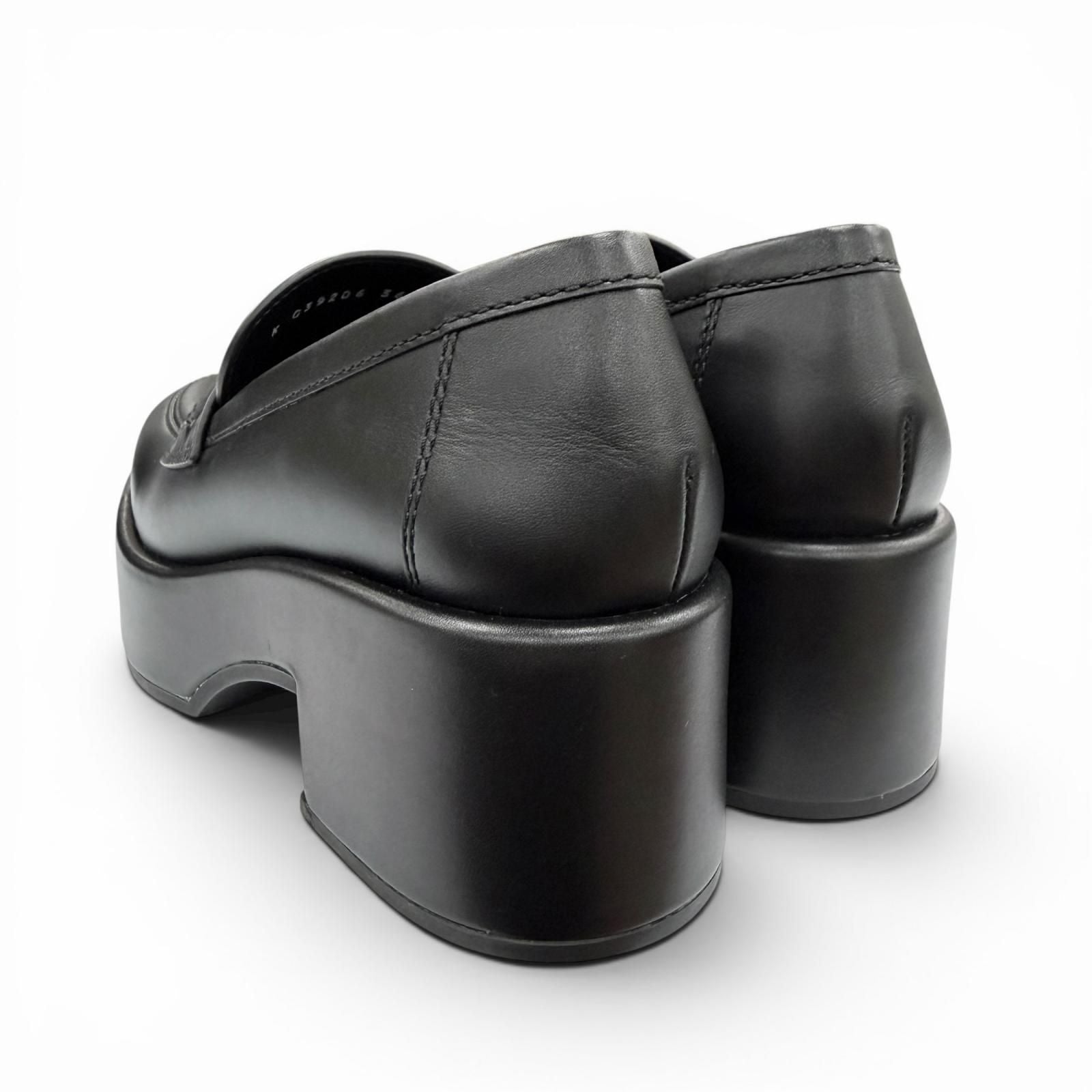 Chanel CC Logo with Thick Sole Leather Loafers Black — view 6
