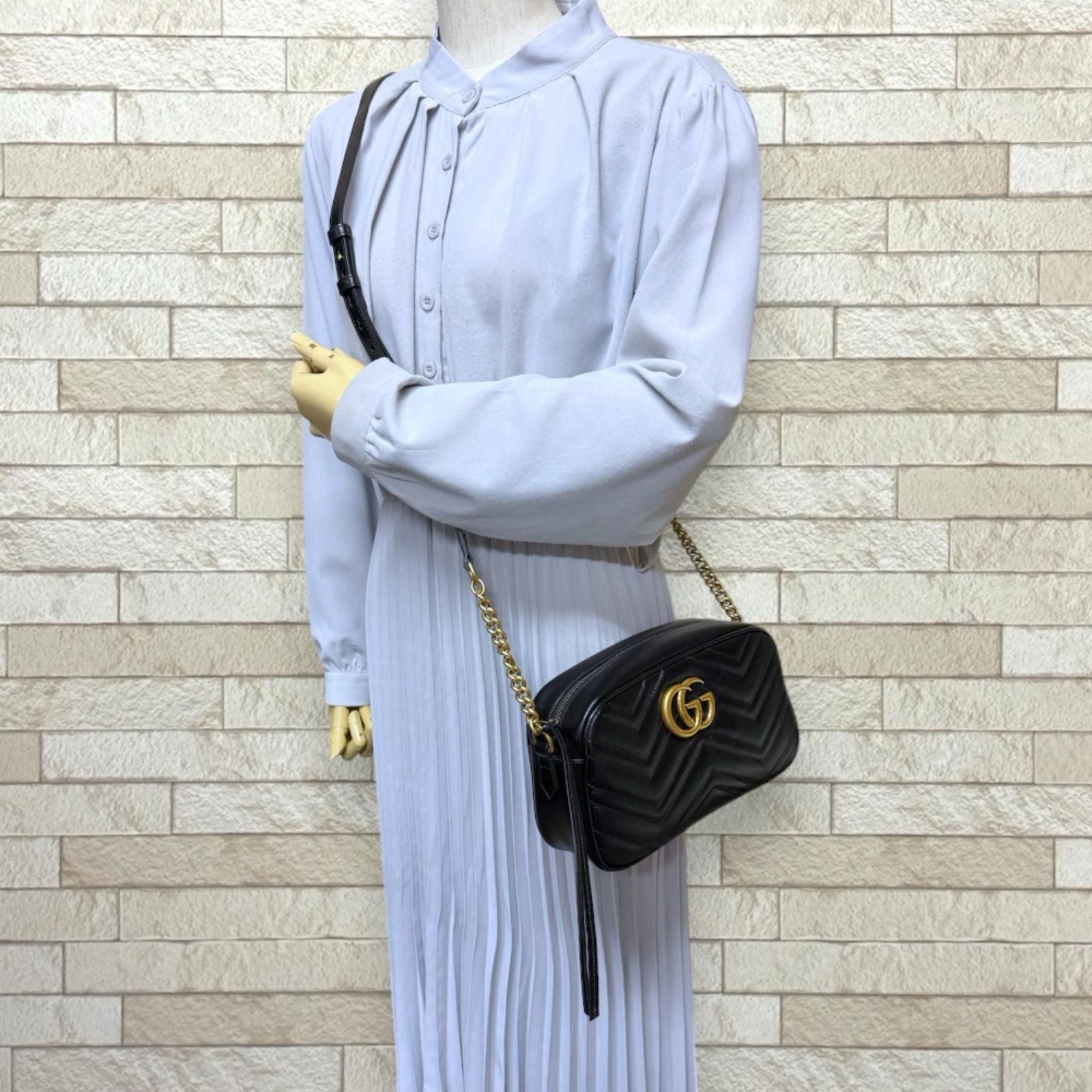 Gucci GG Marmont Shoulder Bag Leather Black — view 2