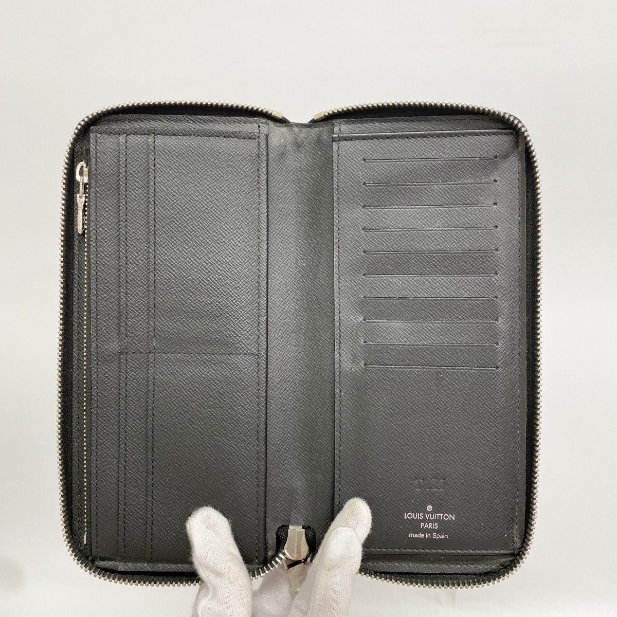 Louis Vuitton Wallet Epi Zippy Vertical Noir — view 3
