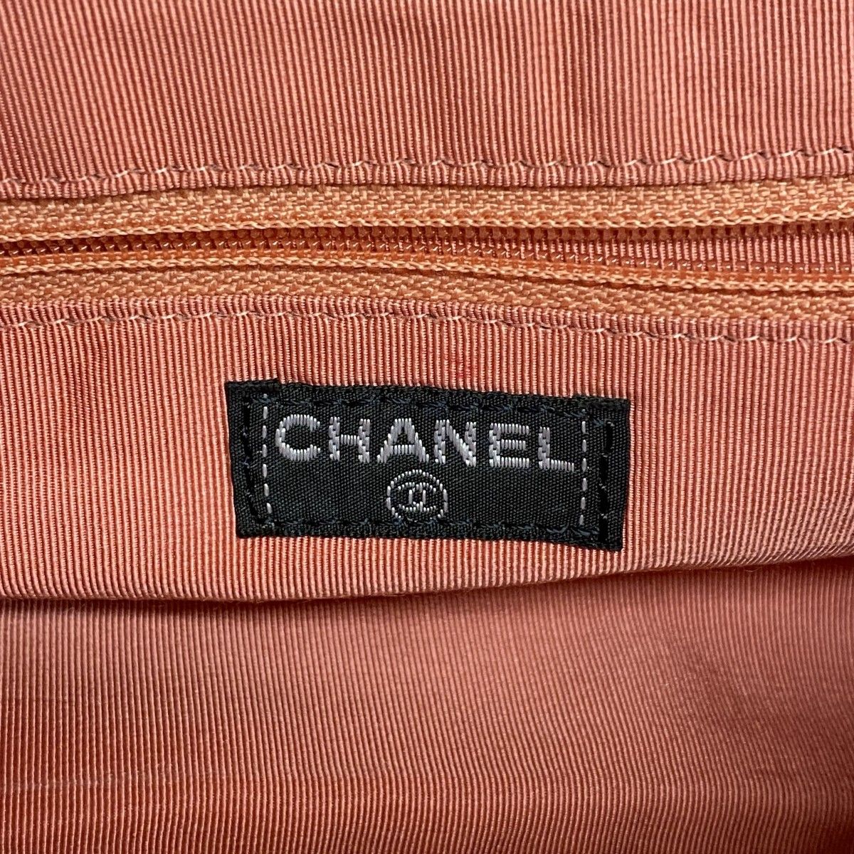 Chanel Shoulder Bag Chocolate Suede Pink Silver — view 5