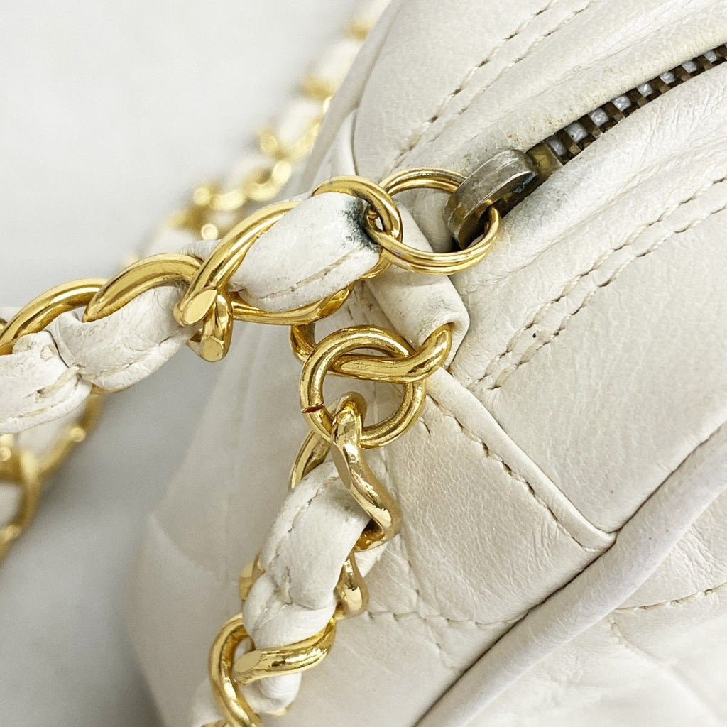 Chanel Shoulder Bag Quilted Lambskin White Gold — view 7